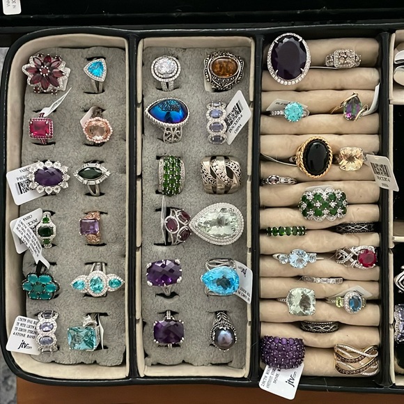 A LA CARTE TURQUOISE & ESTATE JEWELRY RING SALE - Picture 2 of 9